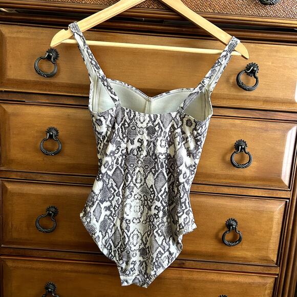 Nip Tuck Swim Snakeskin Tummy Control Shaping One Piece Swimsuit Size 4 - Picture 3 of 11